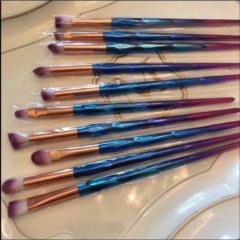 BNWT makeup brushes - Picture 3 of 4